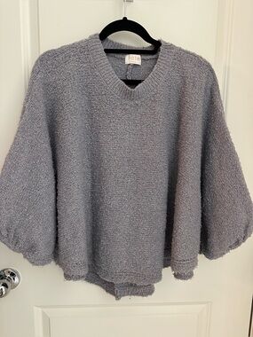 Vici Gray Bouclé Crewneck Sweater Poncho style